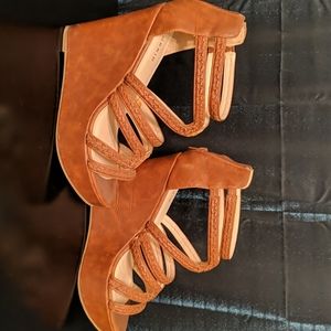 Wedge heels